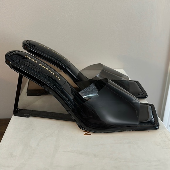 NEW IN BOX Good American Clear Black Wedge Mule Sandals - Picture 1 of 12